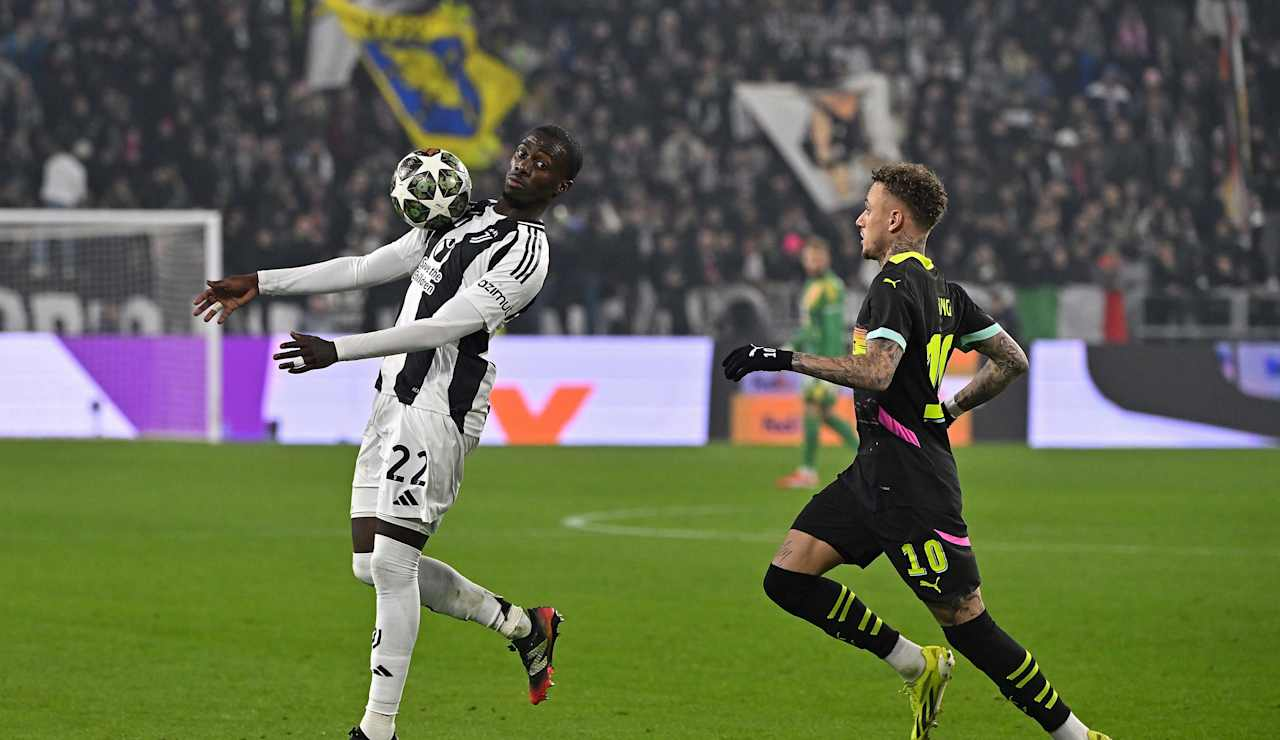 爱游戏体育-埃因霍温训练开放日,今晨强势反弹引欢呼,欧冠在即,医务组通报恢复的简单介绍